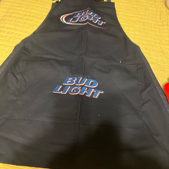 Beautiful Team Aprons (New) - Picture 2 of 4